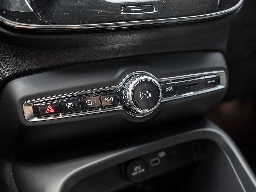Volvo  Twin Engine Ultimate STANDHZ LED PANO 360°