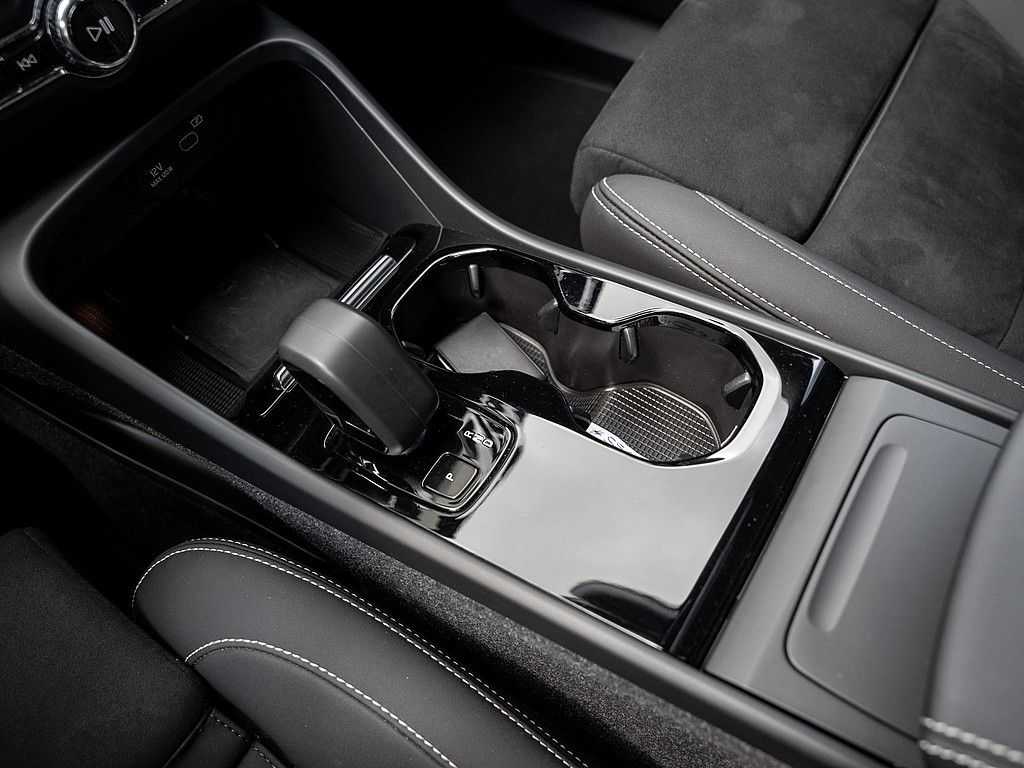 Volvo  Twin Engine Ultimate STANDHZ LED PANO 360°