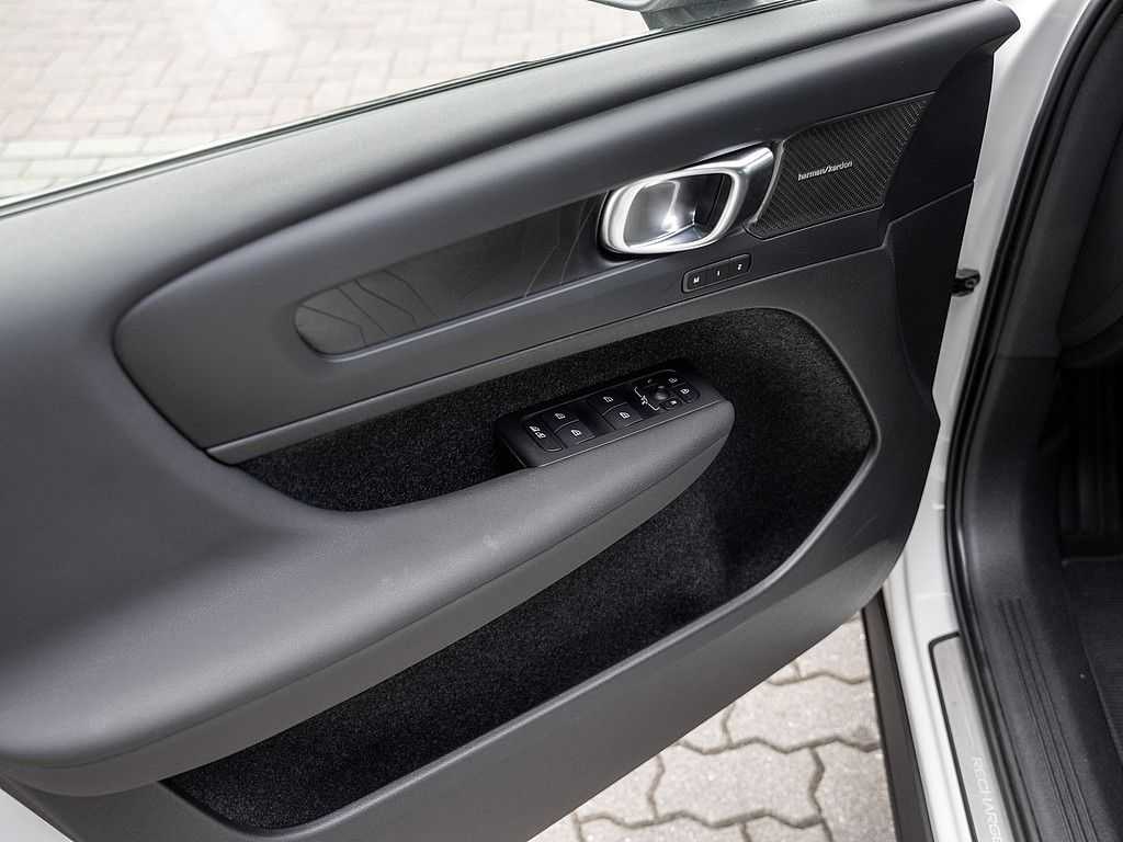 Volvo  Twin Engine Ultimate STANDHZ LED PANO 360°