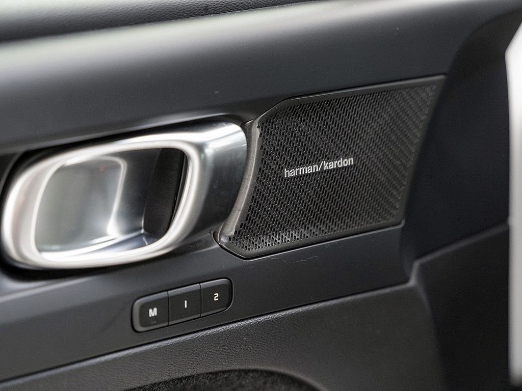 Volvo  Twin Engine Ultimate STANDHZ LED PANO 360°