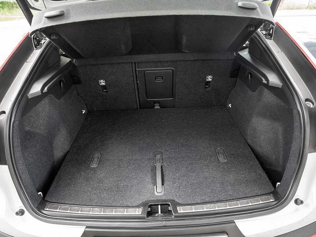 Volvo  Twin Engine Ultimate STANDHZ LED PANO 360°