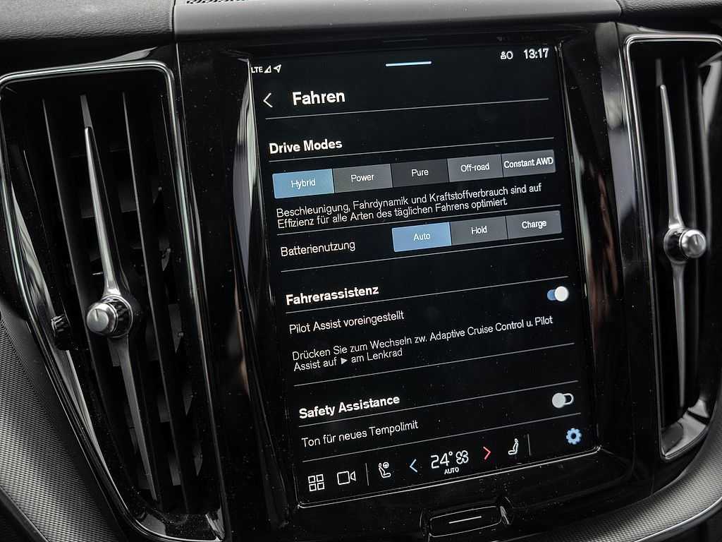 Volvo  T6 AWD Plus Dark