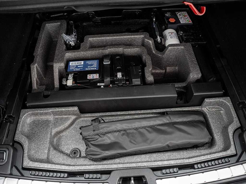 Volvo  T6 AWD Plus Dark