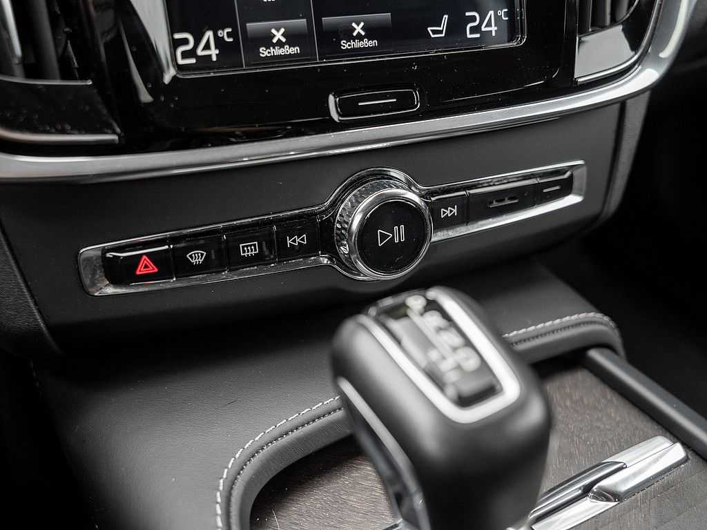 Volvo  T5 AWD Pro