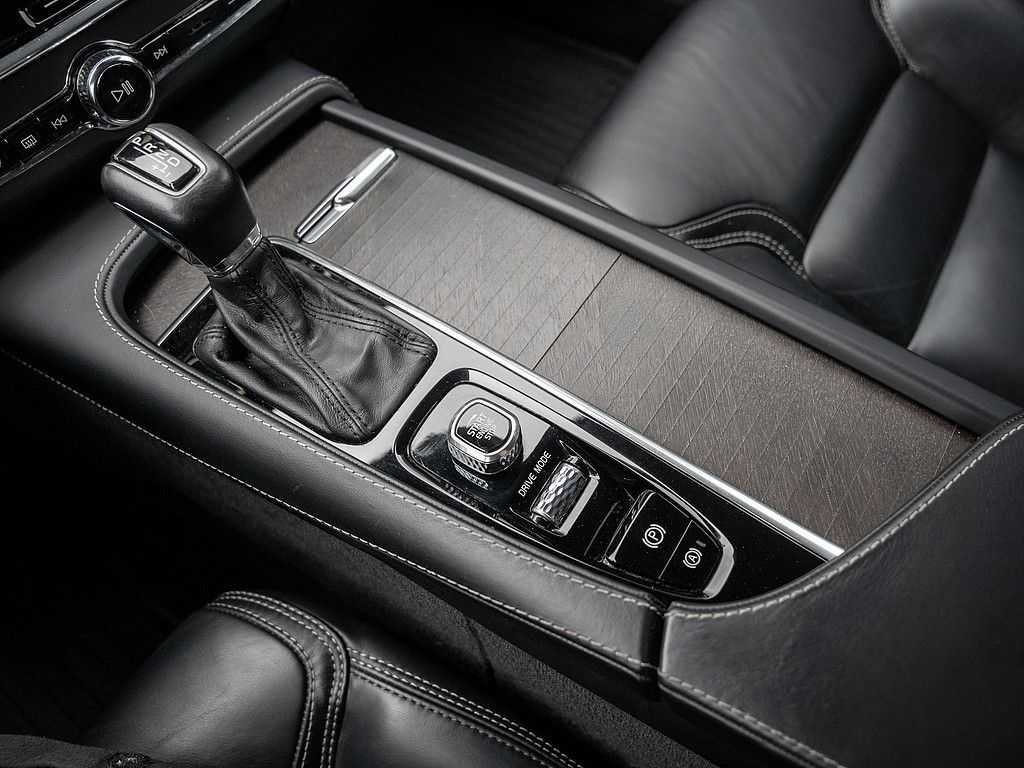 Volvo  T5 AWD Pro