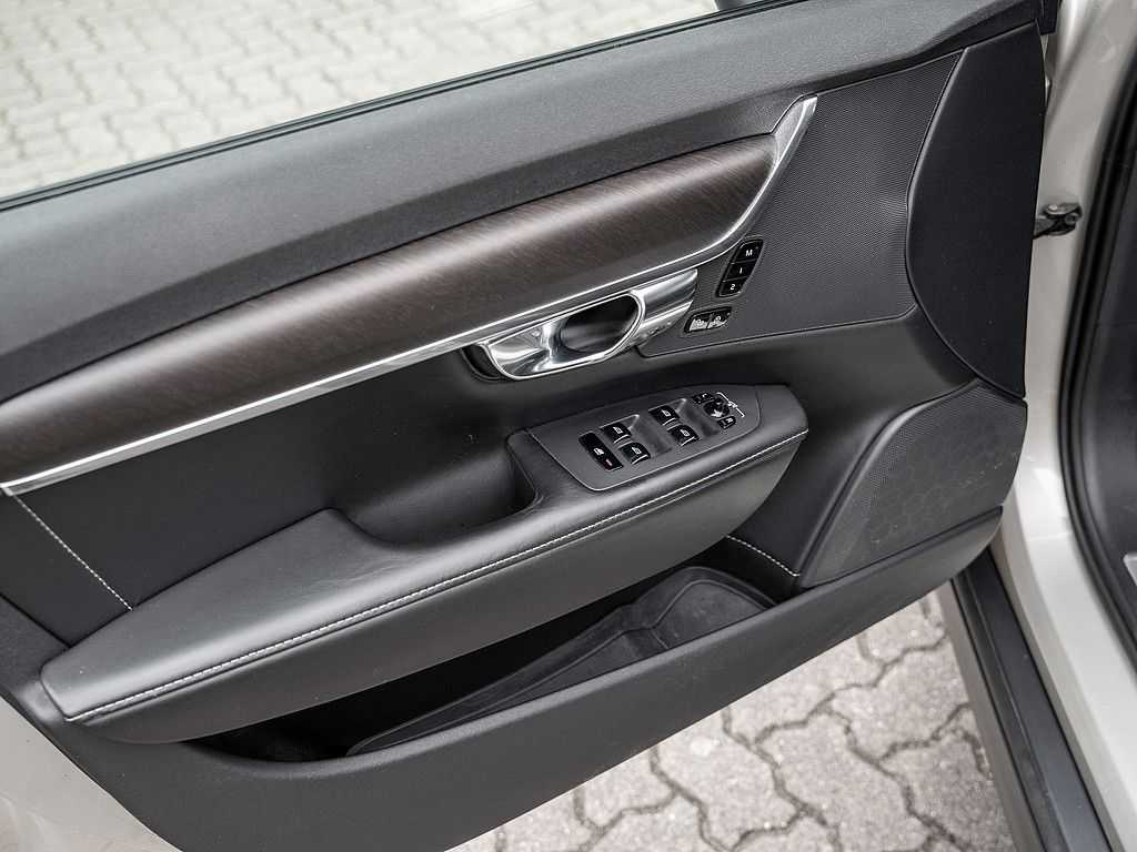 Volvo  T5 AWD Pro