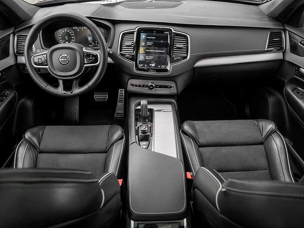 Volvo  B5 AWD R Design