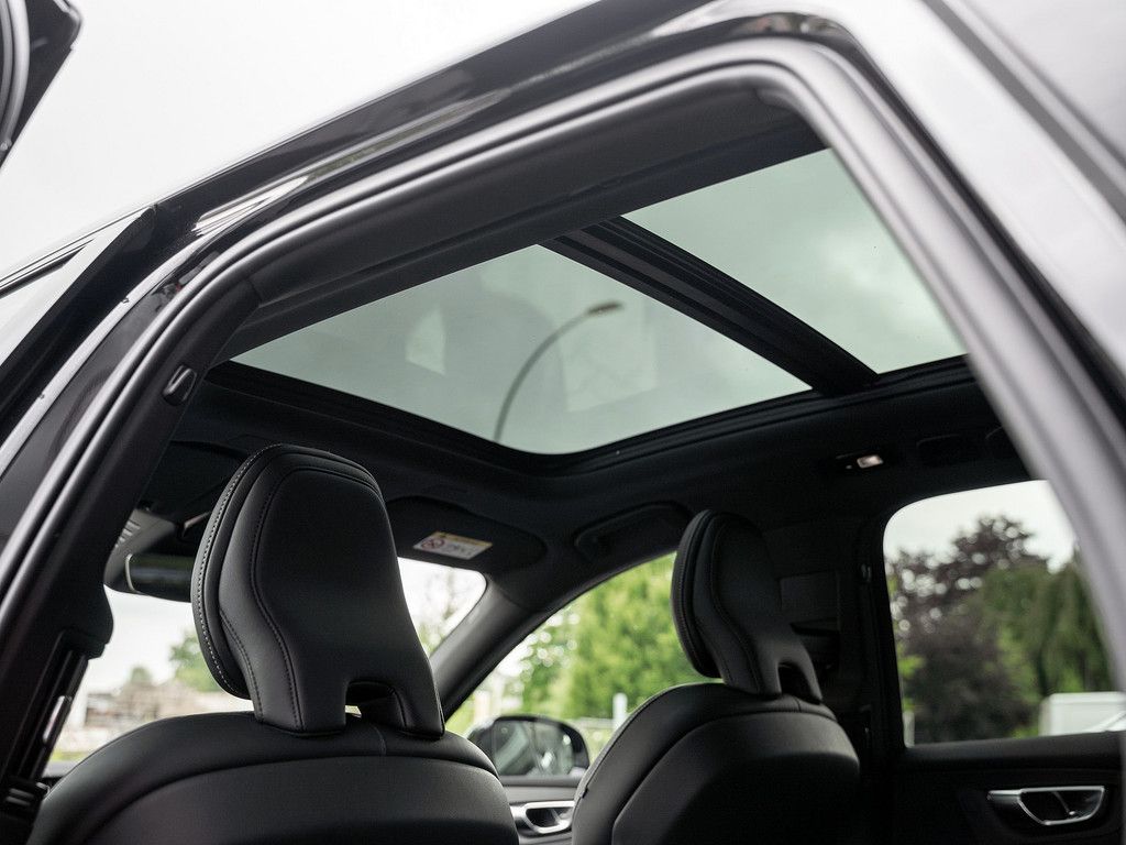 Volvo  T8 AWD R-Design