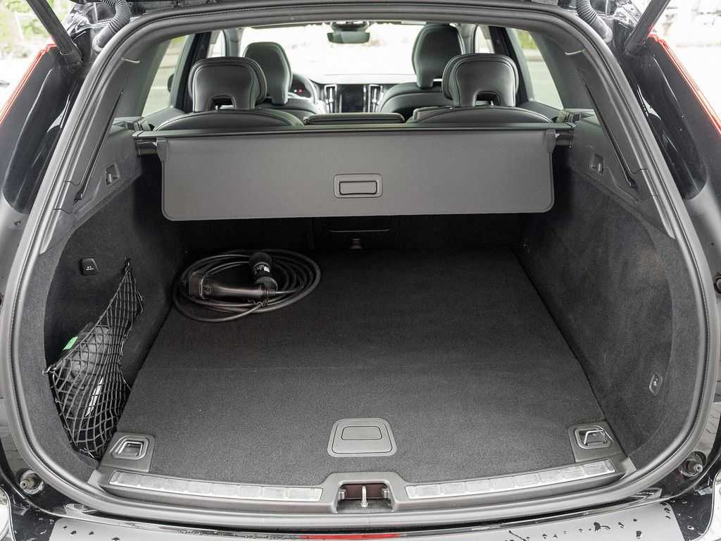 Volvo  T8 AWD R-Design