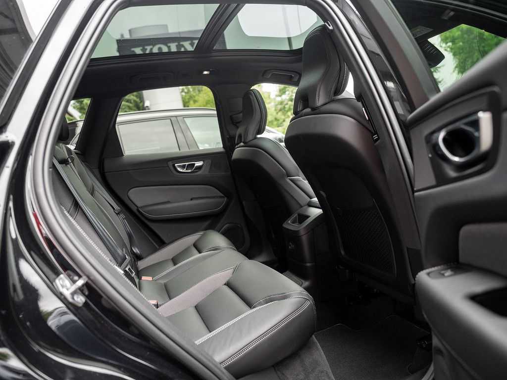 Volvo  T8 AWD R-Design