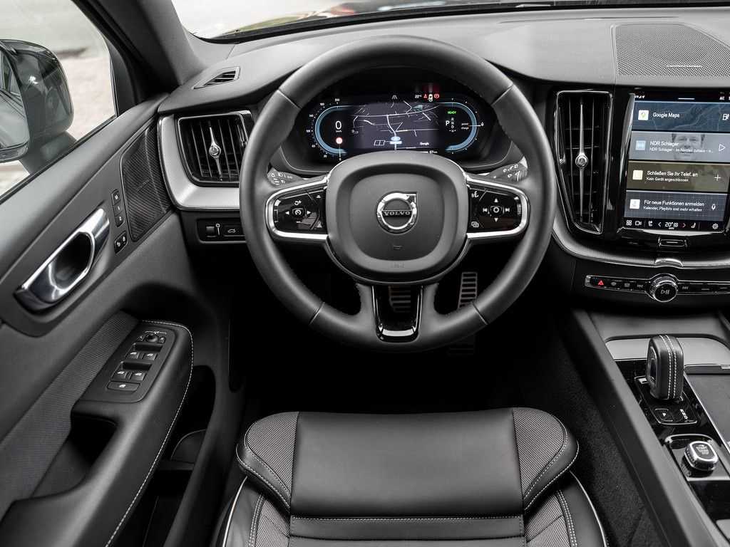 Volvo  T8 AWD R-Design