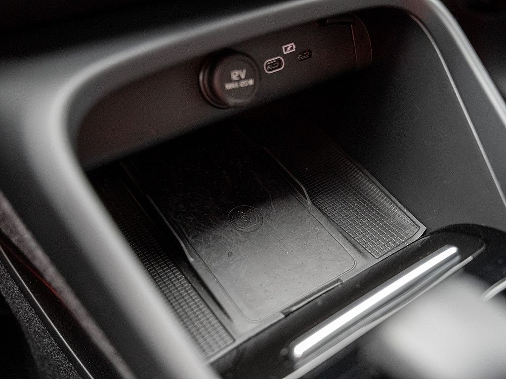 Volvo  Twin Motor Performance AWD Ultra Dark