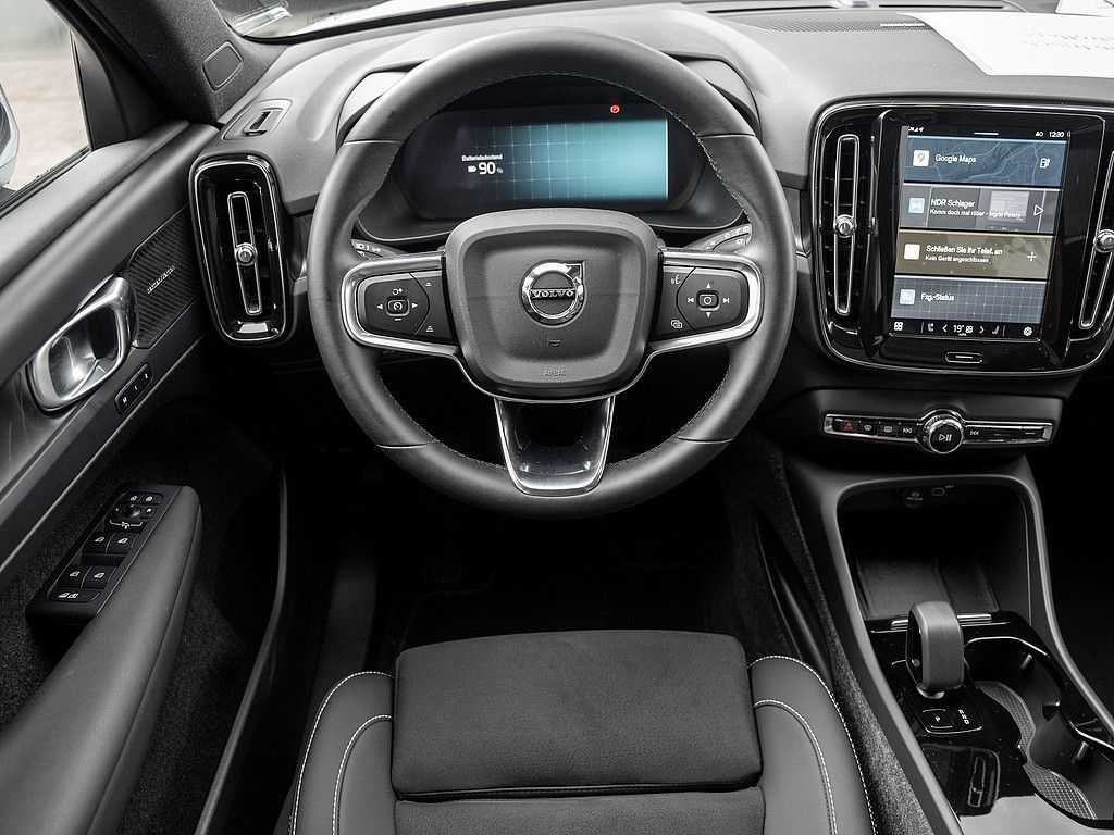 Volvo  Twin Motor Performance AWD Ultra Dark
