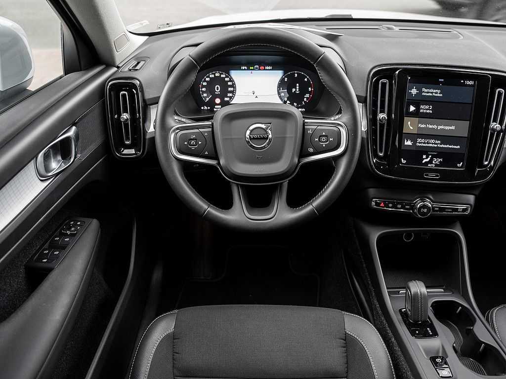 Volvo  D3 FWD Momentum Pro