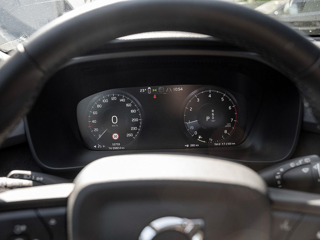 Volvo  T3 Momentum Pro