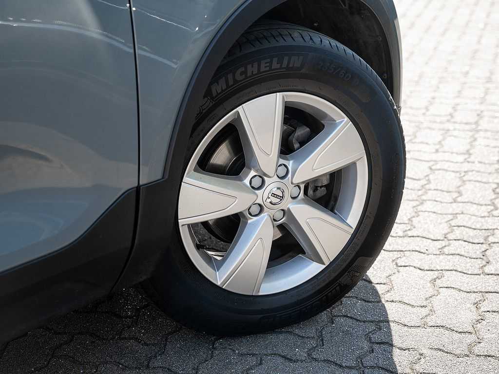 Volvo  T2 Momentum Core