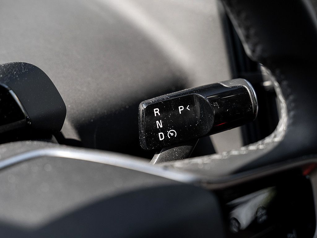 Volvo  Core 2WD Pure Electric