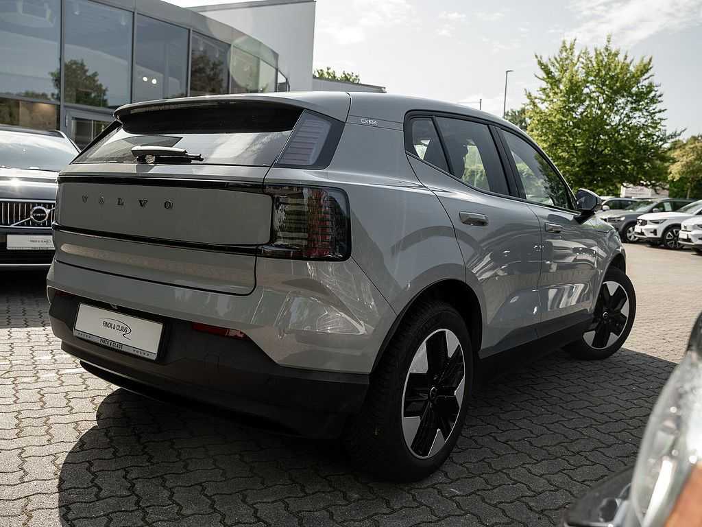 Volvo  Core 2WD Pure Electric