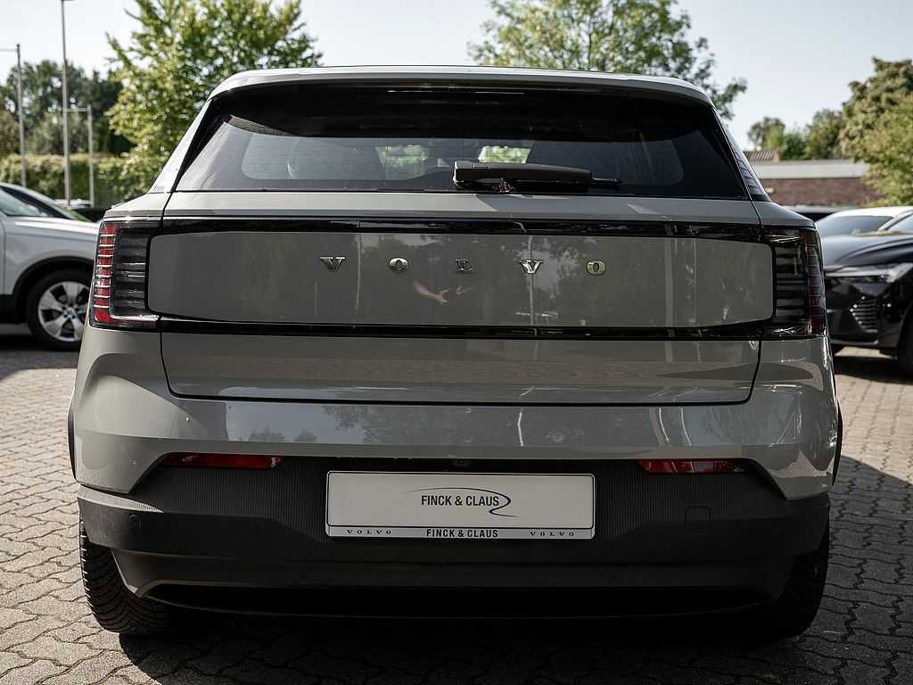 Volvo  Core 2WD Pure Electric