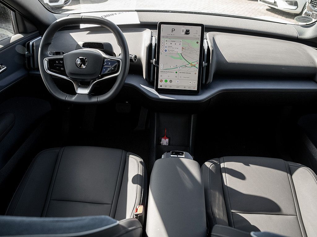 Volvo  Core 2WD Pure Electric