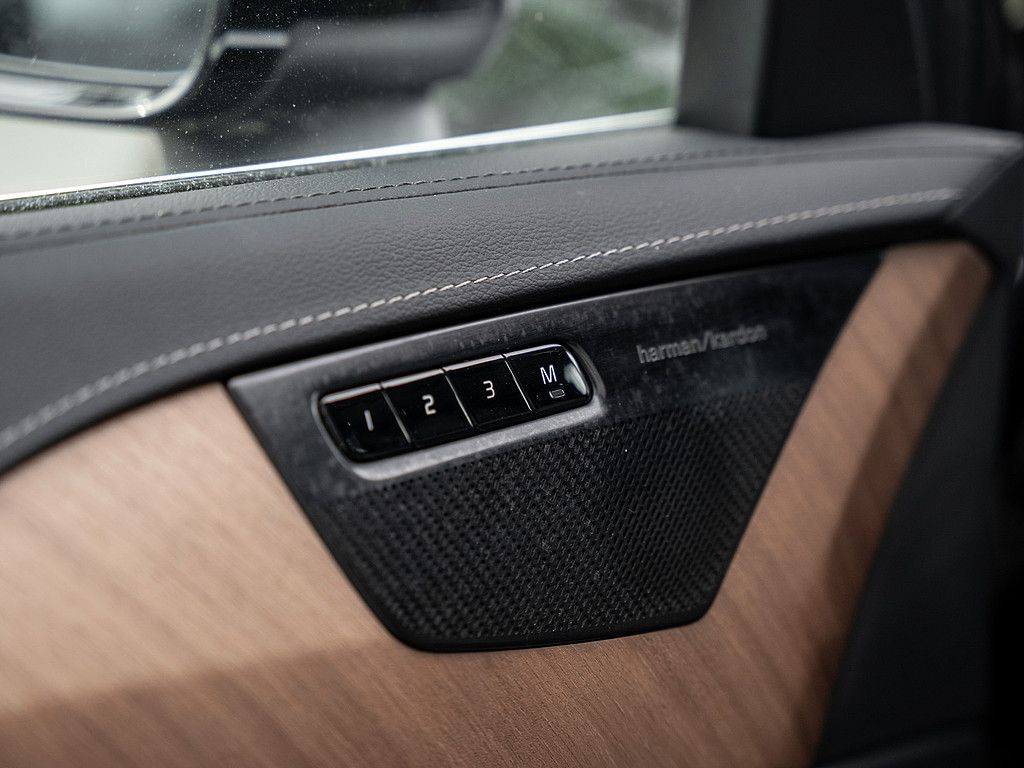 Volvo  B5 AWD Inscription