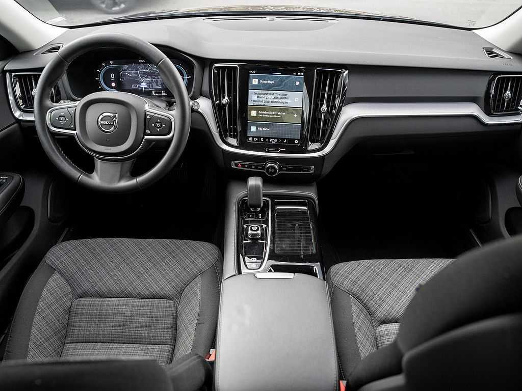 Volvo  T6 AWD Recharge Core