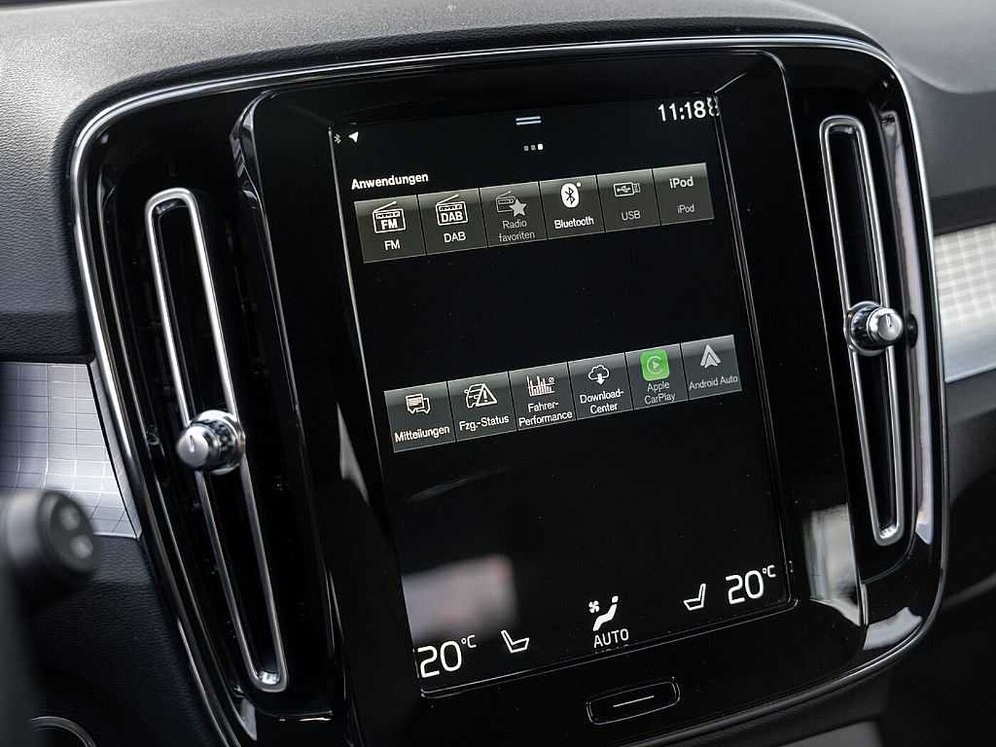 Volvo  T4 Recharge R Design Expression