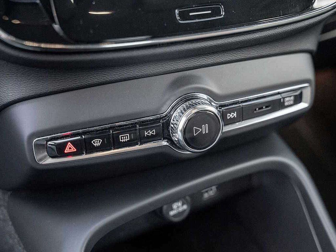 Volvo  T4 Recharge R Design Expression