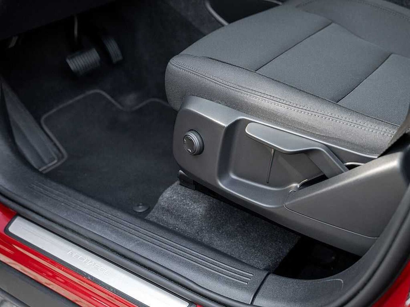 Volvo  T4 Recharge R Design Expression