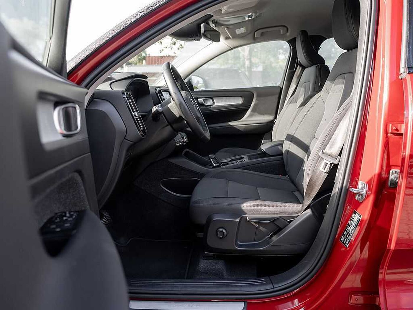 Volvo  T4 Recharge R Design Expression