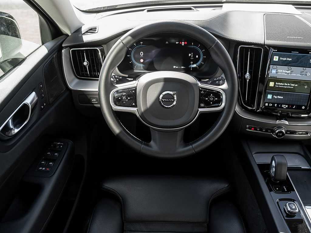 Volvo  B5 AWD Ultimate Dark