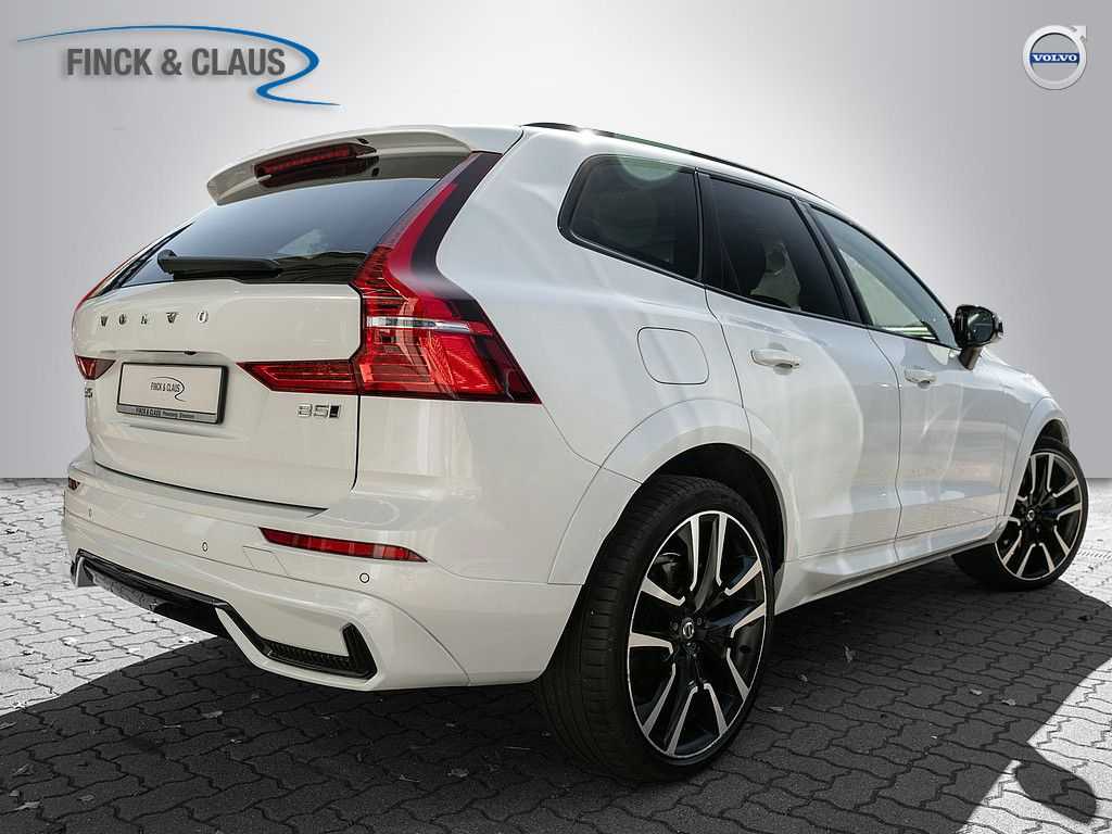 Volvo  B5 AWD Ultimate Dark
