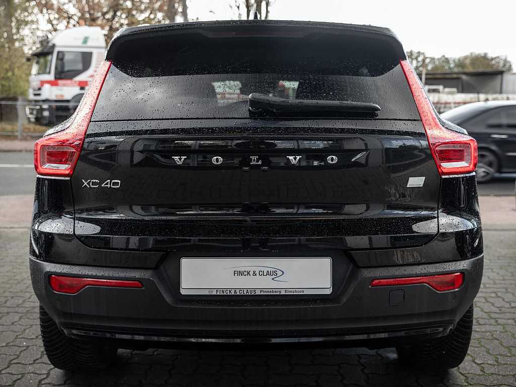 Volvo  T5 Recharge R Design Expression ACC, AHK