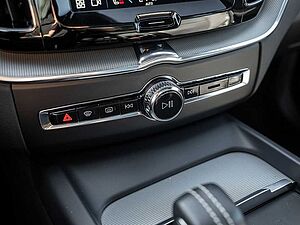 Volvo  B4 R-Design