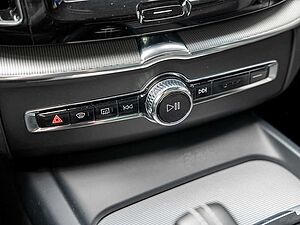 Volvo  T8 AWD R-Design