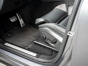 Volvo  T8 AWD R-Design