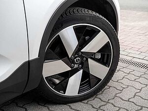 Volvo  Twin Engine Ultimate STANDHZ LED PANO 360°