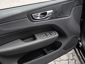 Volvo  T6 AWD Plus Dark