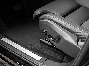 Volvo  T6 AWD Plus Dark