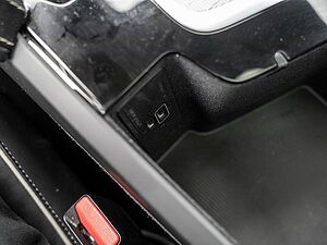 Volvo  B5 AWD R Design