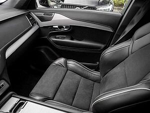 Volvo  B5 AWD R Design