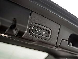 Volvo  T8 AWD R-Design