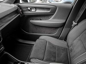 Volvo  Twin Motor Performance AWD Ultra Dark