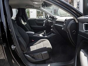 Volvo  T2 Momentum Core