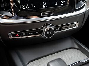 Volvo  CC Pro B5 AWD