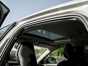 Volvo  T8 AWD Plus Dark