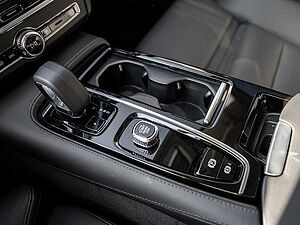 Volvo  T8 AWD Plus Dark