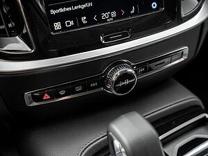Volvo  T6 AWD Recharge Core