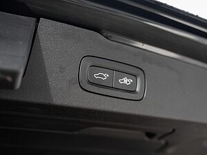 Volvo  T6 AWD Recharge Core