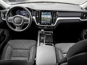 Volvo  T6 AWD Recharge Core